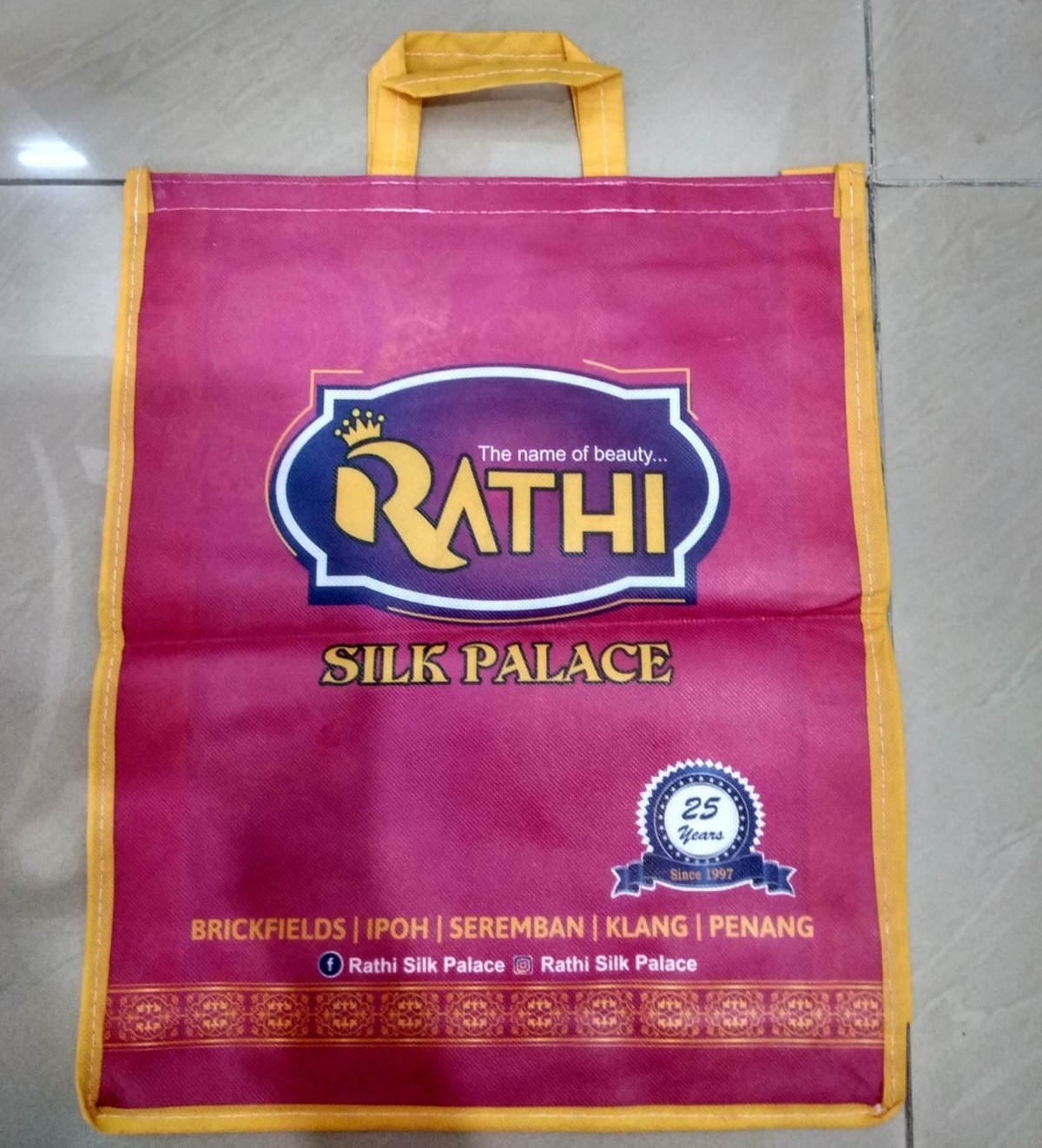 Custom Printed Non Woven Carry Bag