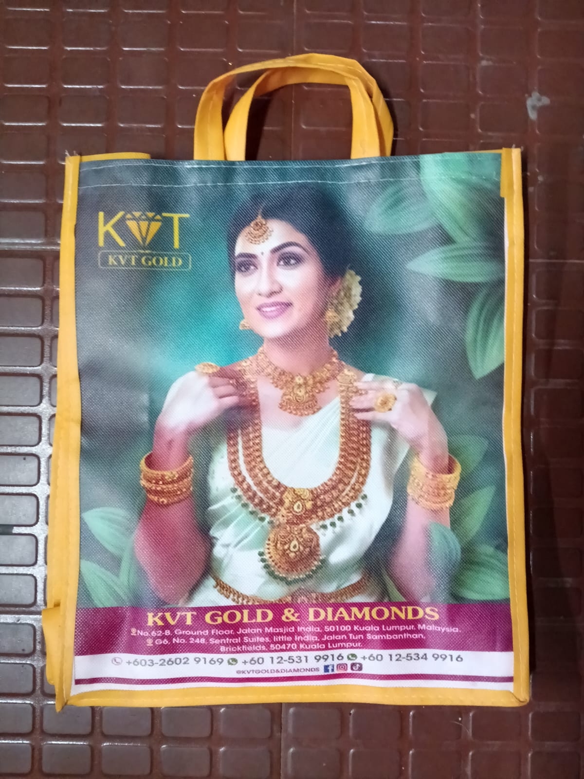 Custom Printed Non Woven Carry Bag